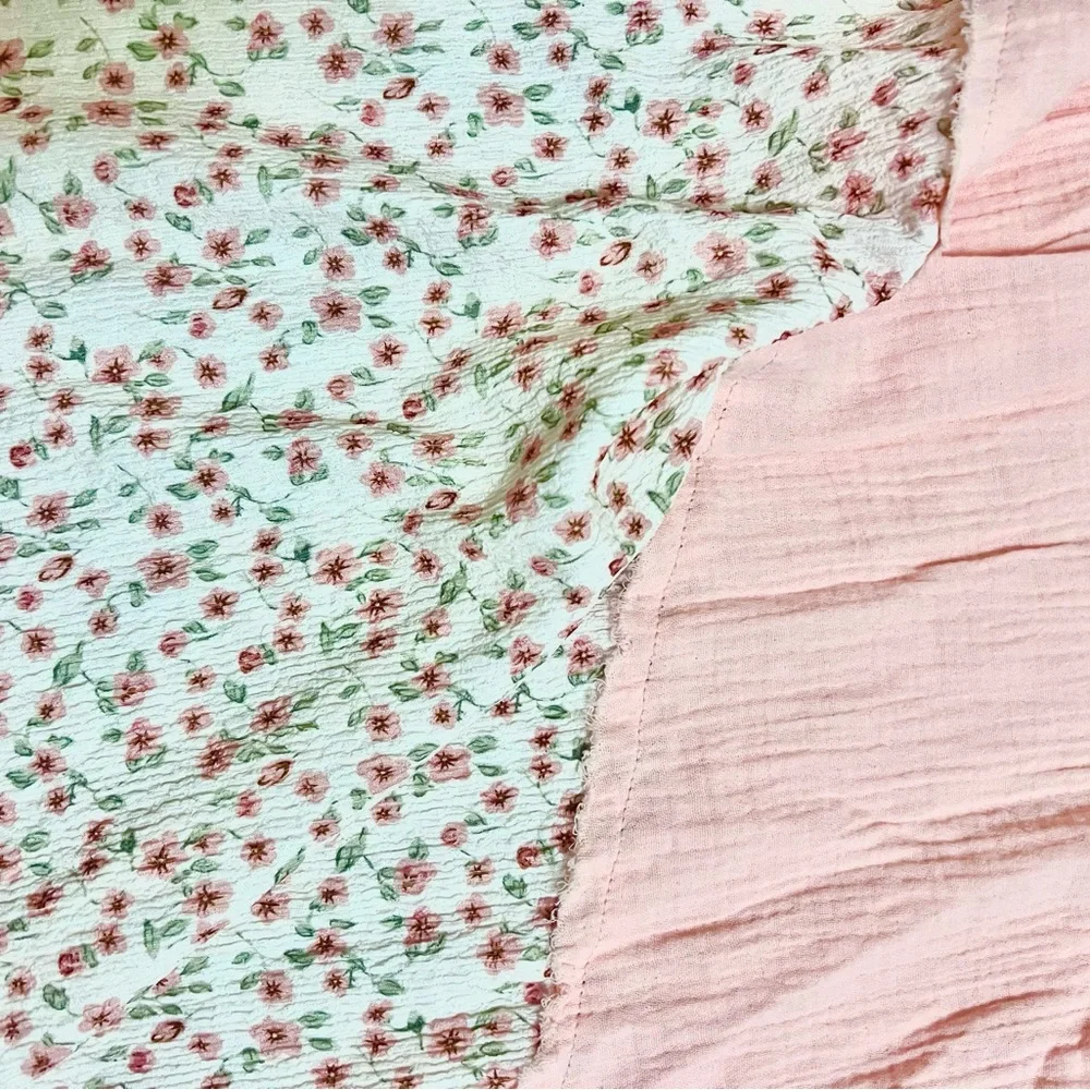 POL Peach Textured Patched Floral Fabric Wide Leg Flowy Pants - Picture 4 of 4
